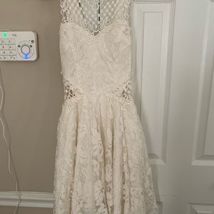 White dress size 2 women’s